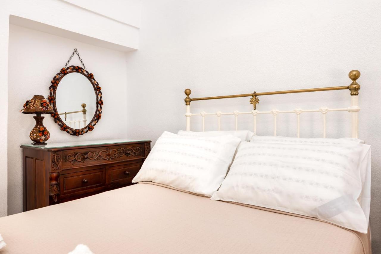 Authentic Santorinian Home Experience Тира Экстерьер фото